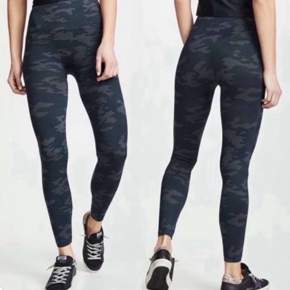 SPANX Blue Camo Print High Waisted Seamless Legging's Size Small